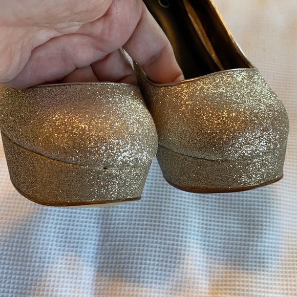 Aldo Woman’s Glitter Round Toe Platform High Heels Gold Size 6 - Picture 7 of 12